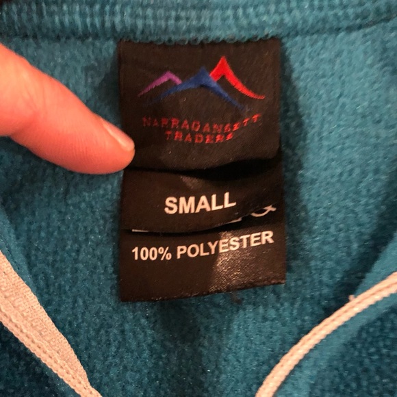 Previously worn blue fleece pullover - Picture 5 of 5